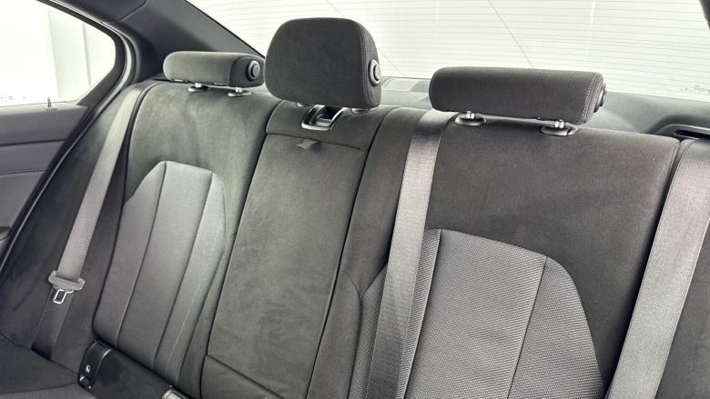 BMW 3 Series 330e 22.3 kWh M Sport 4dr Step Auto Saloon